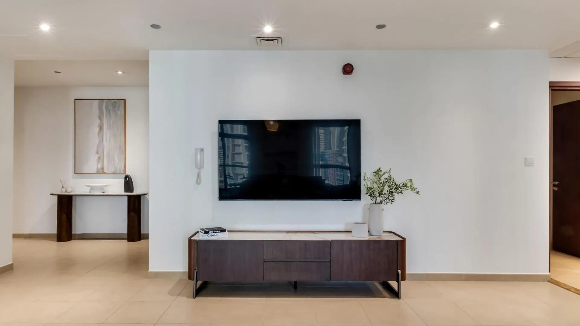 Enchanting Stay In Jbr Near The Beach Dubai Apartment